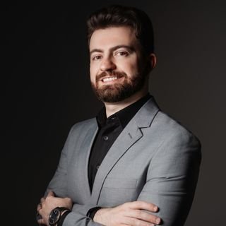 Dr. Vitor Hugo Gomes Araújo