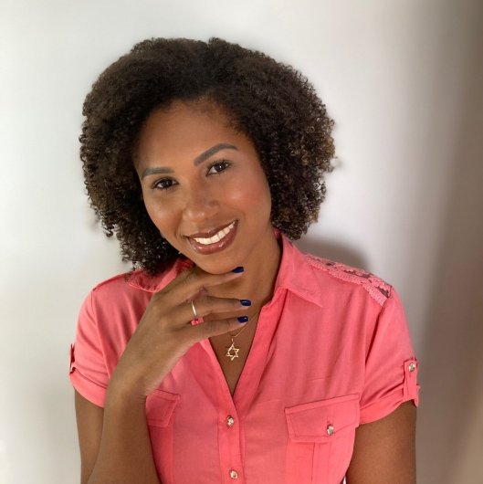 Janaina C. Moraes Gonzaga