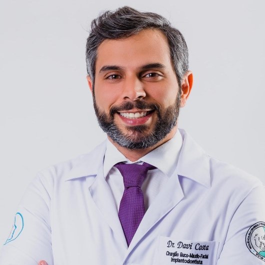 Dr. Davi Costa