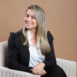Dra. Caroline Carvalho Limeira