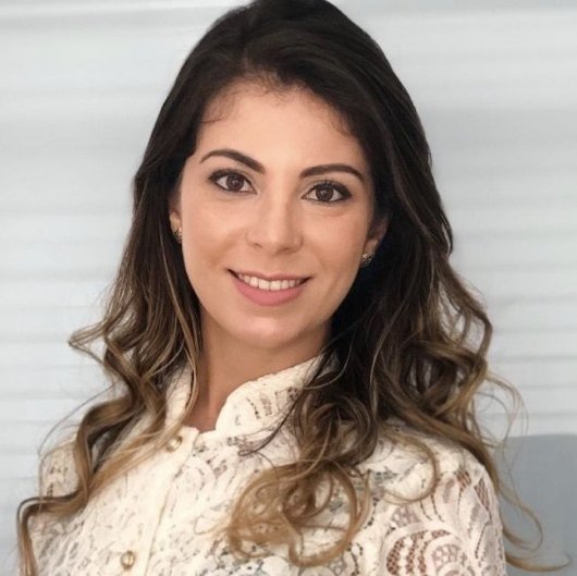 Dra. Anna Paula Cesar Costa