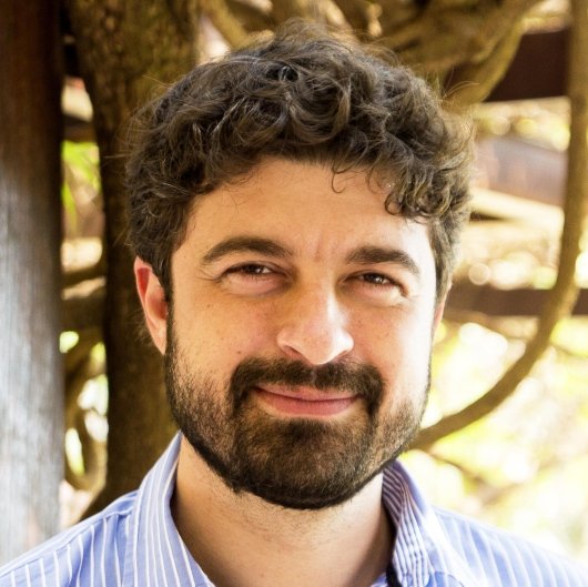 Dr. Rafael Simões
