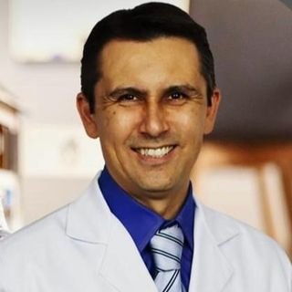 Dr. Renato César Vargas Martins