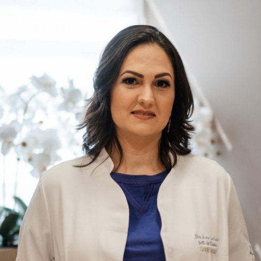 Dra. Anna Carolina Botti de Oliveira
