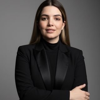 Dra. Camilla Cruvinel