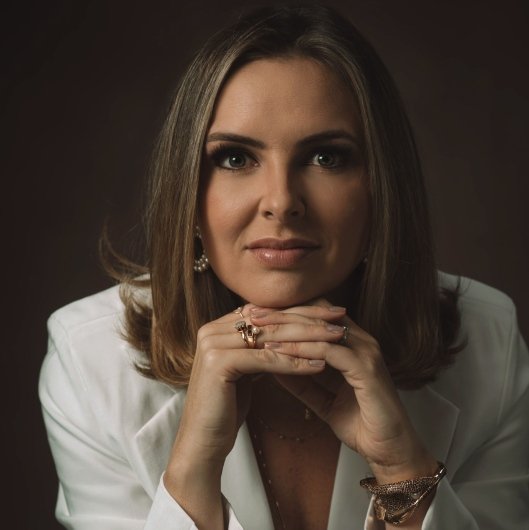 Dra. Sheyla Oliveira Lisboa