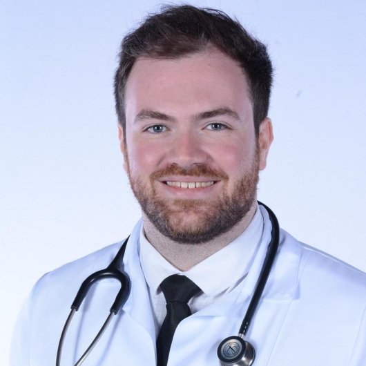 Dr. Matheus Bernal