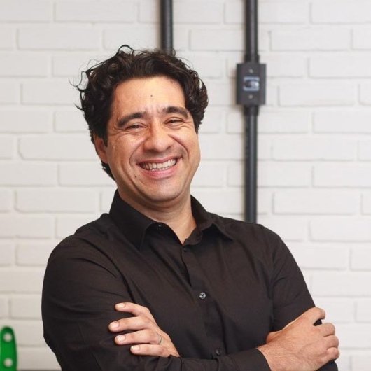 Dr. Lucas Benevides