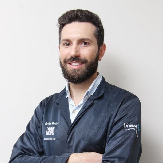 Dr. Tiago Marciano