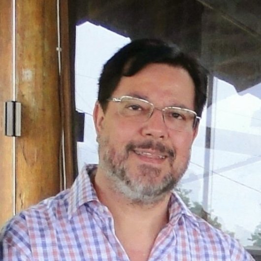 Dr. Elvis Ricardo Pierre Dornelles