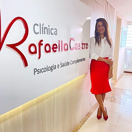 Dra. Rafaella Castro