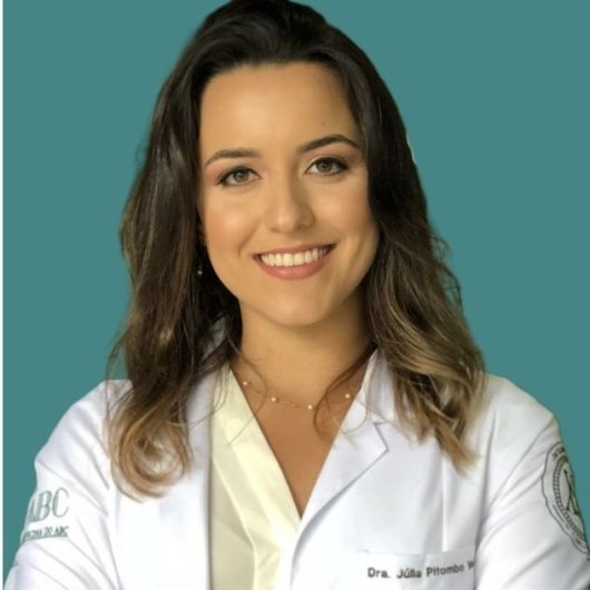 Dra. Julia Pitombo Vella