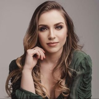 Dra. Bruna Thais Raiter Borges