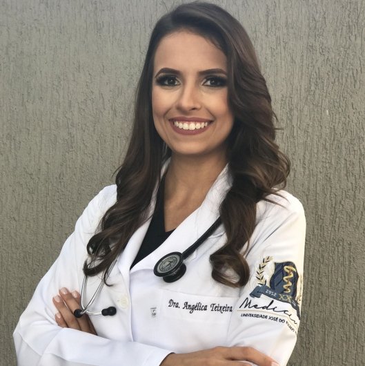Dra. Angélica Fernandes Teixeira