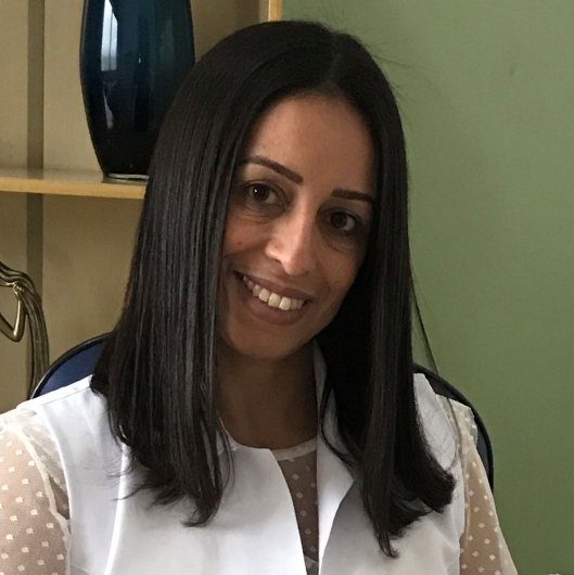 Dra. Caroline Dias
