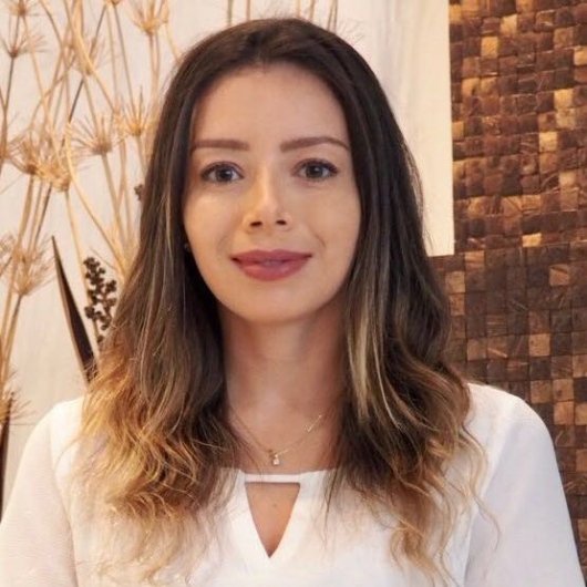 Dra. Paula Ferreira