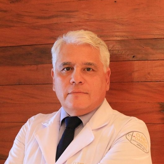Dr. Marcio Dantas de Menezes