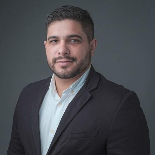 Dr. Leonel Carvalho