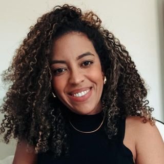 Prof. Franciellen Campos