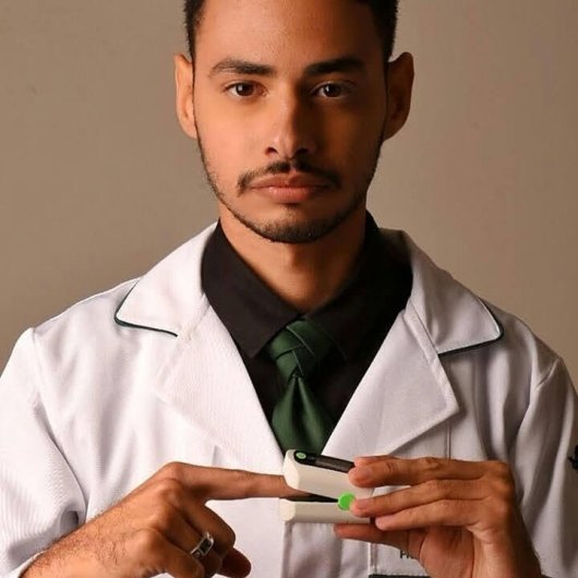 Dr. Matheus Falcão