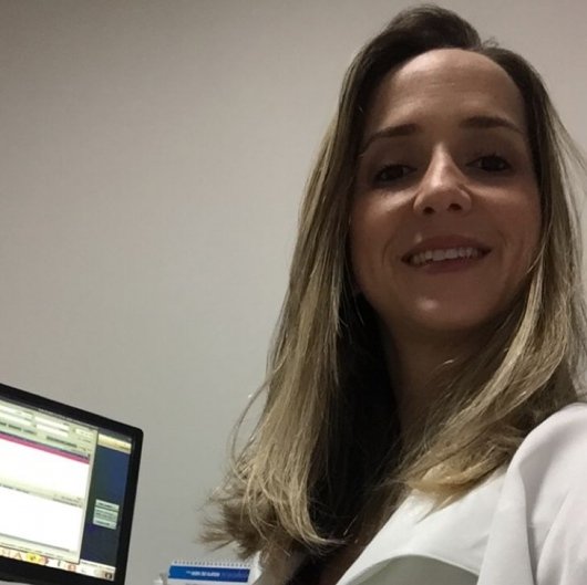 Dra. Paula Cunha