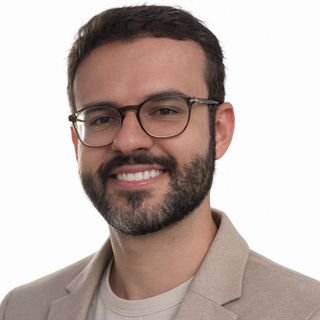 Dr. Adriano Machado Filho