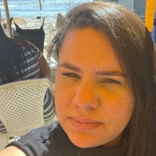 Prof. Thais de Oliveira Lima .