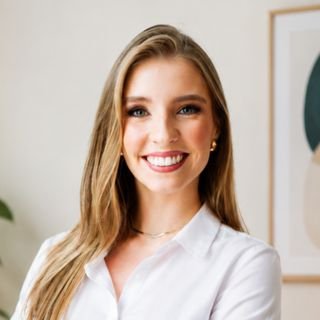 Dra. Júlia Sasso