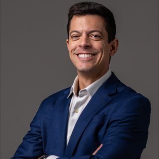 Dr. Eduardo Rodrigues