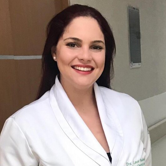 Dra. Laura de Mello Andrade