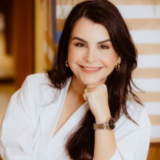 Dra. Adria de Almeida Santana