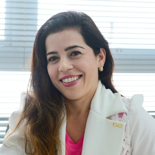 Dra. Nathalia Cristiane Serrano Ginez Davida