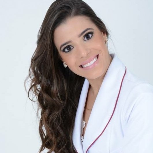 Dra. Roberta Teles