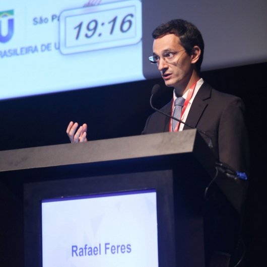 Dr. Rafael Neuppmann Feres