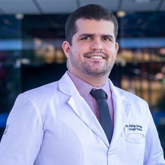 Dr. Rodrigo Santiago Moreira