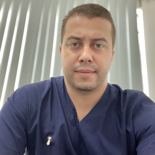 Dr. Emerson Carlos De Oliveira