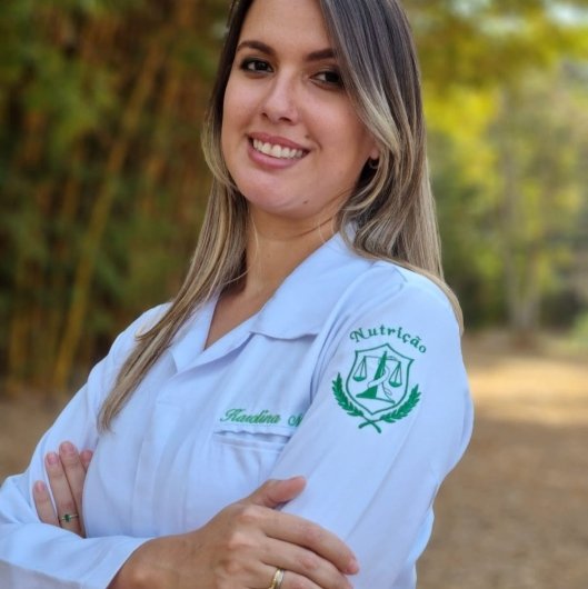 Dra. Karolina Costa Luz de Melo