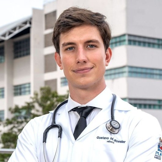 Dr. Gustavo Momberger Roesler