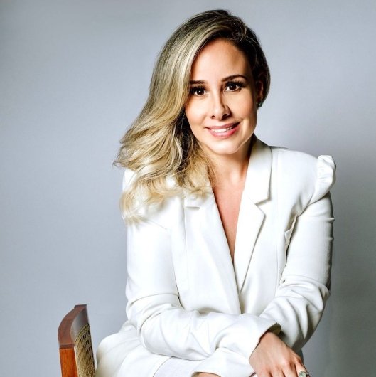Dra. Iana Simão