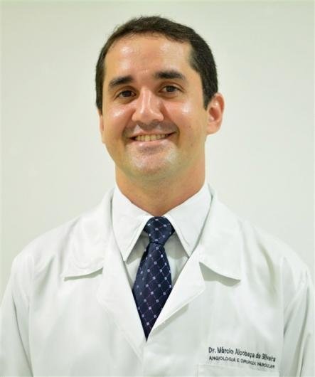 Dr. Márcio Alcobaça