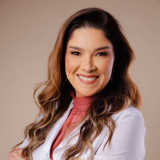 Dra. Fernanda Campana .