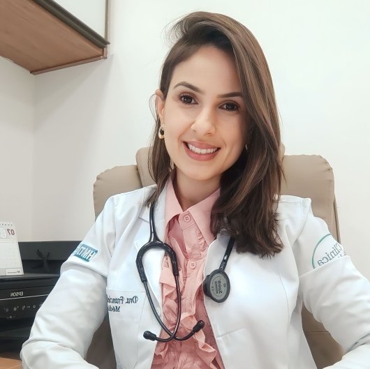 Dra. Francielly Nardy Souza