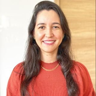 Dra. Camila Aguiar Lomônaco