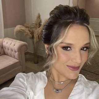 Dra. Stela Artioli de Moraes e Souza