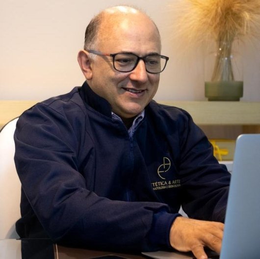 Dr. Carlos Wagner Corrêa