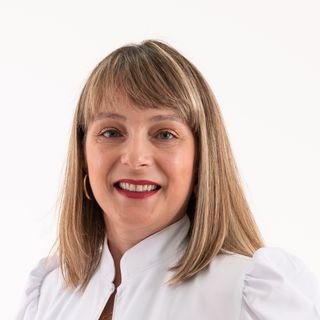 Dra. Carolina Pirajá de Oliveira