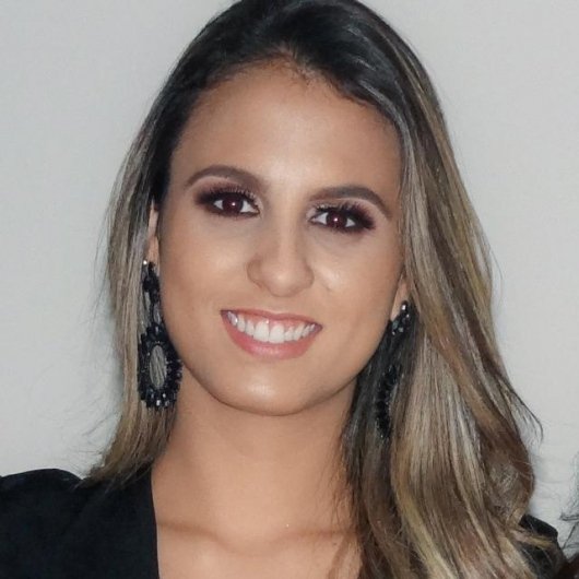 Dra. Larissa Coelho