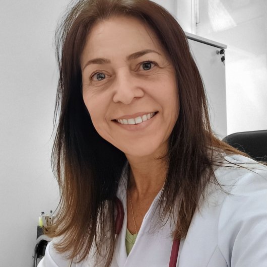 Dra. Leticia de Barcellos Lima