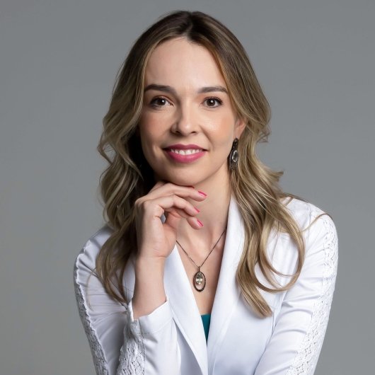 Dra. Amanda Rocha Firmino Pereira
