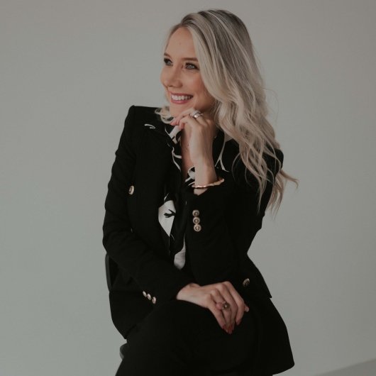 Dra. Amanda Martins Pscheidt